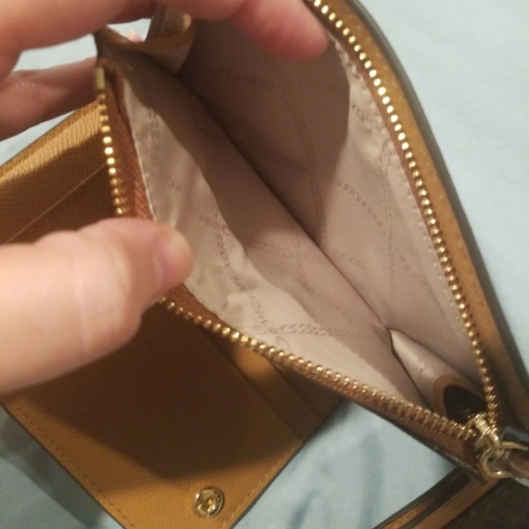 NWT Michael Kors Purse and Wallet Set - Picture 5 of 6